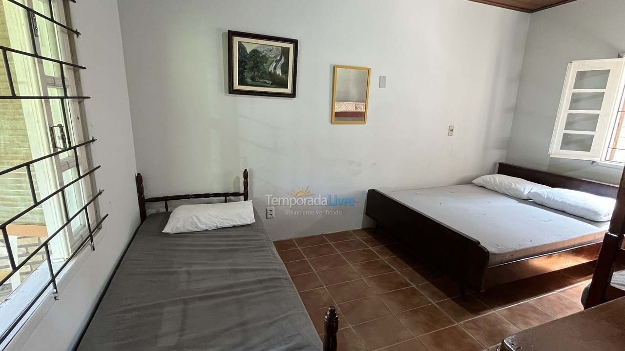 Casa para aluguel de temporada em Garopaba (Praia da Ferrugem)