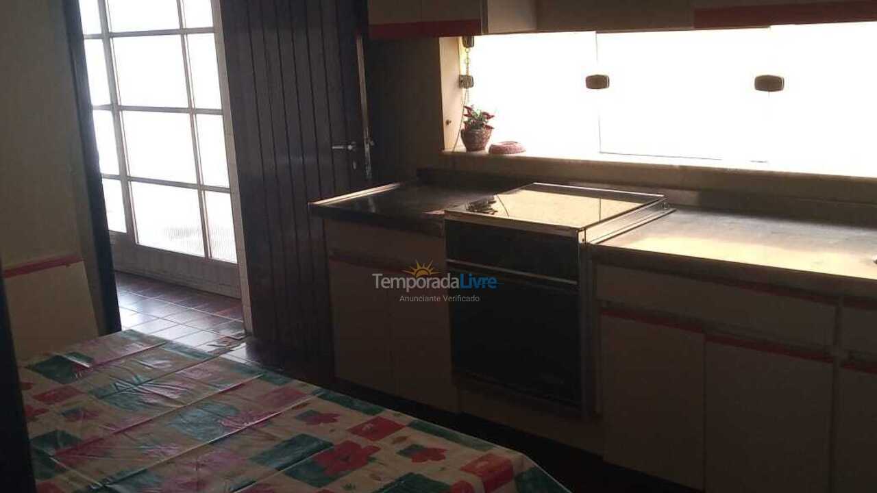 Casa para alquiler de vacaciones em Guarujá (Praia do Pernambuco)