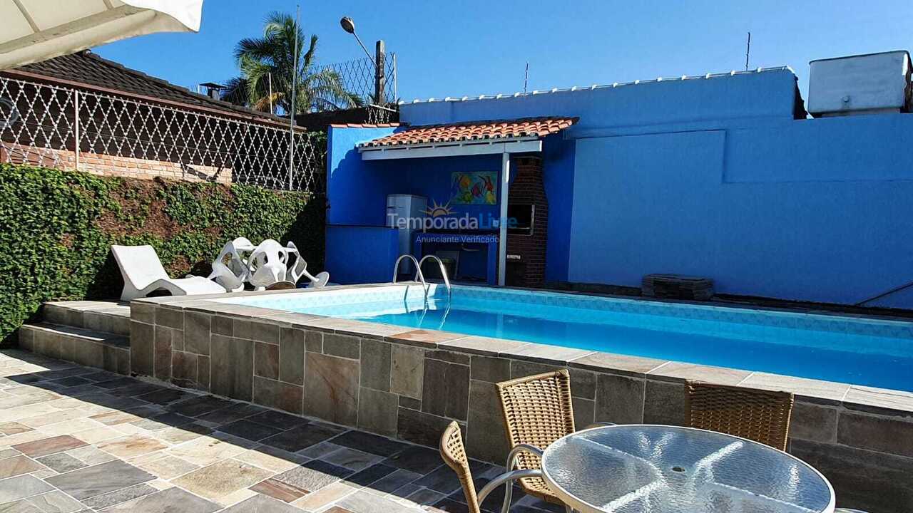 Casa para aluguel de temporada em Guarujá (Praia do Pernambuco)