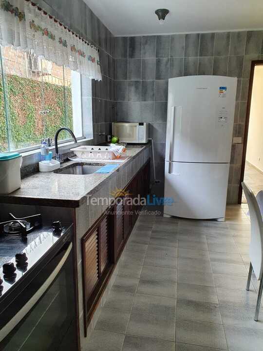 Casa para aluguel de temporada em Guarujá (Praia do Pernambuco)