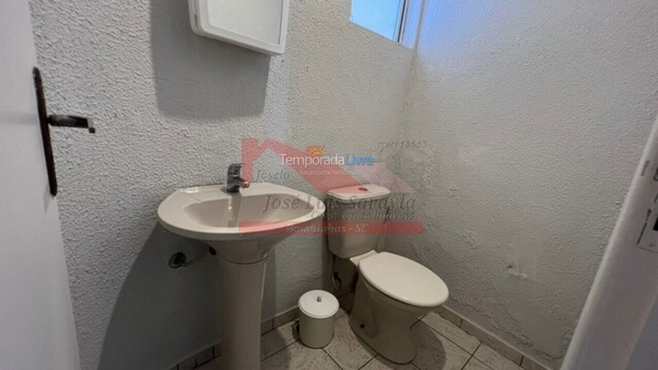 Casa para aluguel de temporada em Bombinhas (Praia de Bombas)