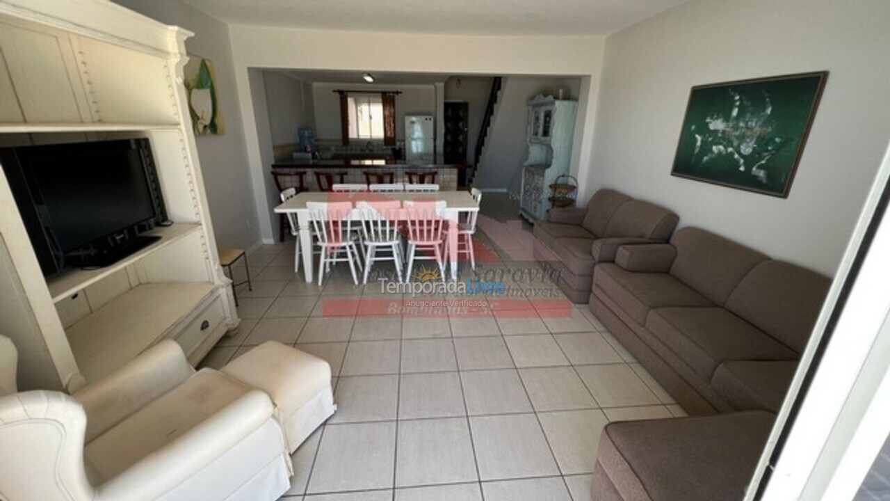 Casa para aluguel de temporada em Bombinhas (Praia de Bombas)