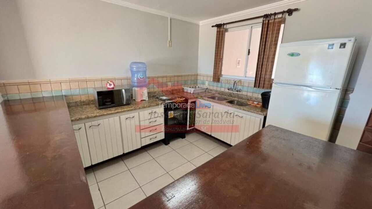 Casa para aluguel de temporada em Bombinhas (Praia de Bombas)