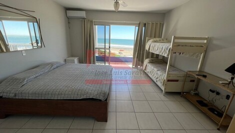 Frente ao mar, amplo duplex com uma vista espetacular da praia!