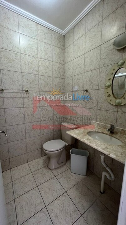 Casa para aluguel de temporada em Bombinhas (Praia de Bombas)