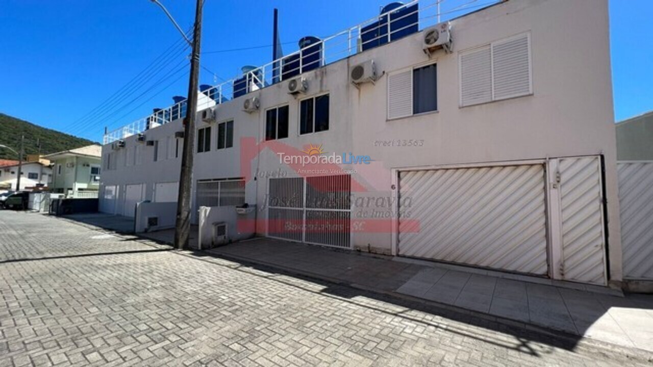 Casa para aluguel de temporada em Bombinhas (Praia de Bombas)