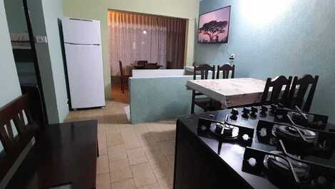 Casa en el corazón de Matinhos, vistas al mar, wifi, a 30 metros de la playa.