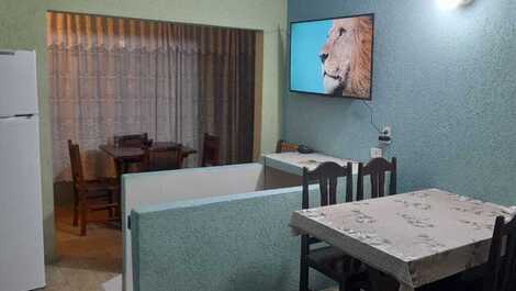 Casa en el corazón de Matinhos, vistas al mar, wifi, a 30 metros de la playa.