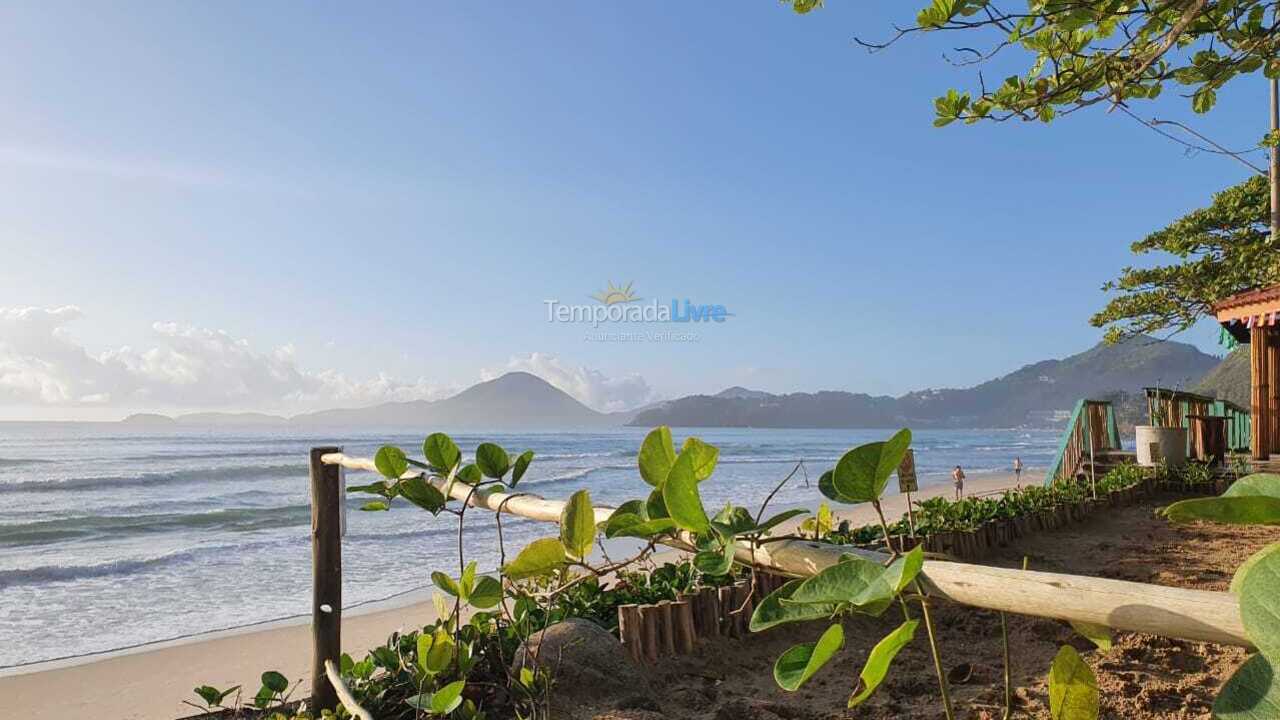 Apartamento para aluguel de temporada em Ubatuba (Praia das Toninhas)