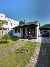 ¿Estás buscando una casa nueva y cómoda para pasar tus vacaciones?...