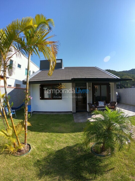 Casa para alquiler de vacaciones em Governador Celso Ramos (Praia de Palmas)