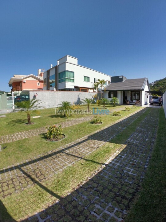 Casa para alquiler de vacaciones em Governador Celso Ramos (Praia de Palmas)