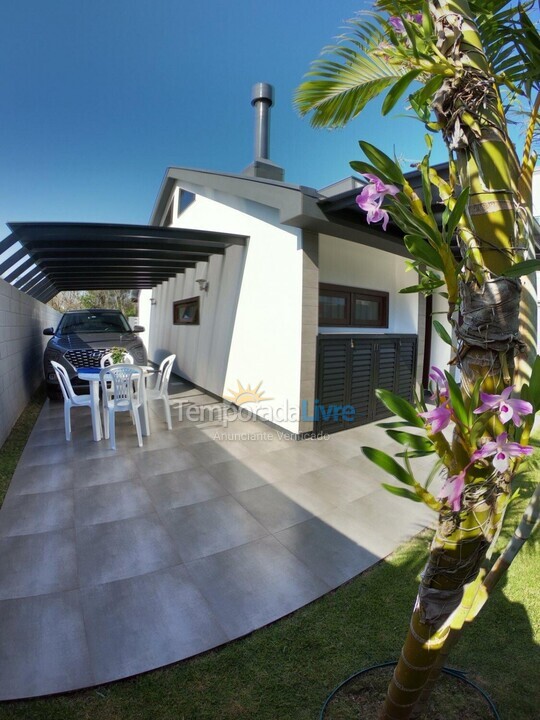 Casa para alquiler de vacaciones em Governador Celso Ramos (Praia de Palmas)
