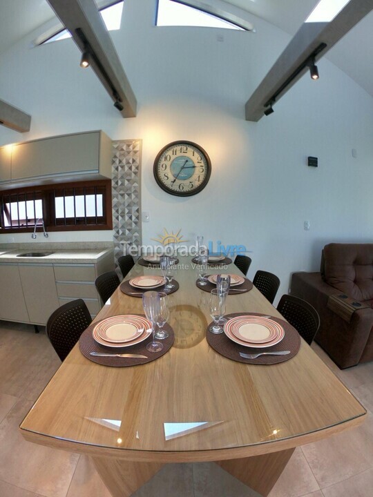 Casa para alquiler de vacaciones em Governador Celso Ramos (Praia de Palmas)