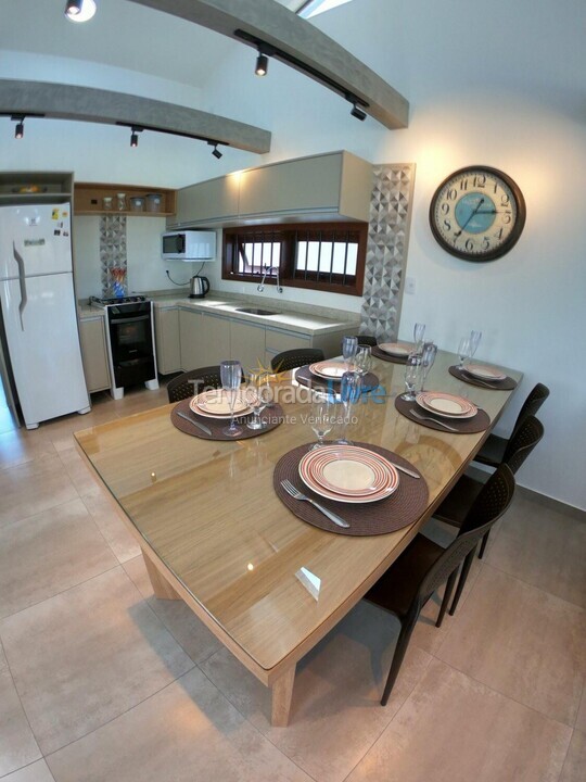 Casa para alquiler de vacaciones em Governador Celso Ramos (Praia de Palmas)