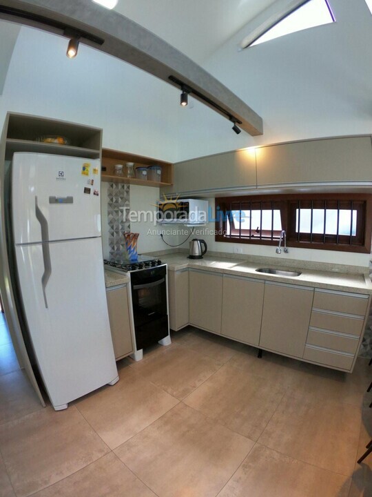 Casa para alquiler de vacaciones em Governador Celso Ramos (Praia de Palmas)