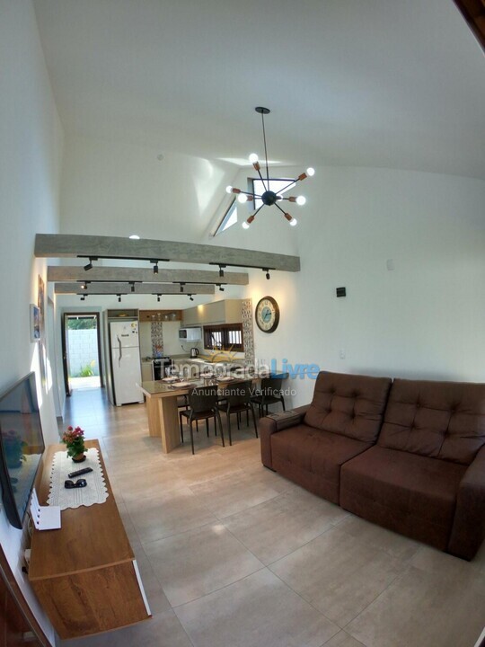 Casa para alquiler de vacaciones em Governador Celso Ramos (Praia de Palmas)