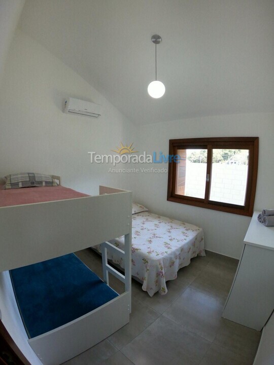 Casa para alquiler de vacaciones em Governador Celso Ramos (Praia de Palmas)