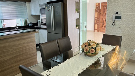 Sala de jantar (47) 999351138