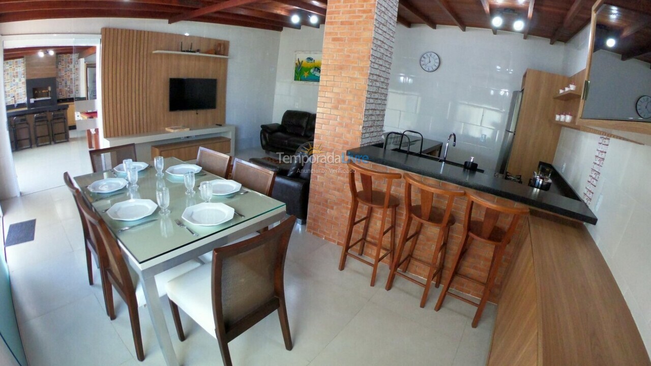 Casa para alquiler de vacaciones em Governador Celso Ramos (Praia de Palmas)