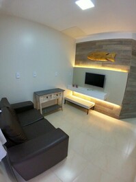 Estupenda casa con piscina, tiene 4 habitaciones, dos salas de tv...