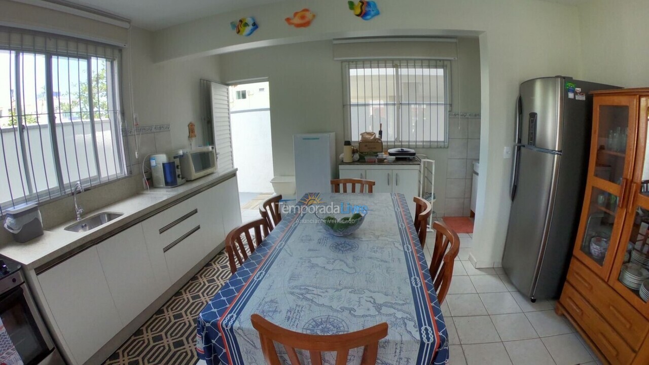 Casa para alquiler de vacaciones em Governador Celso Ramos (Palmas)