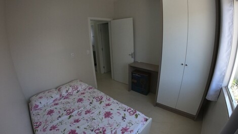 Estupenda casa con piscina, tiene 4 habitaciones, dos salas de tv...