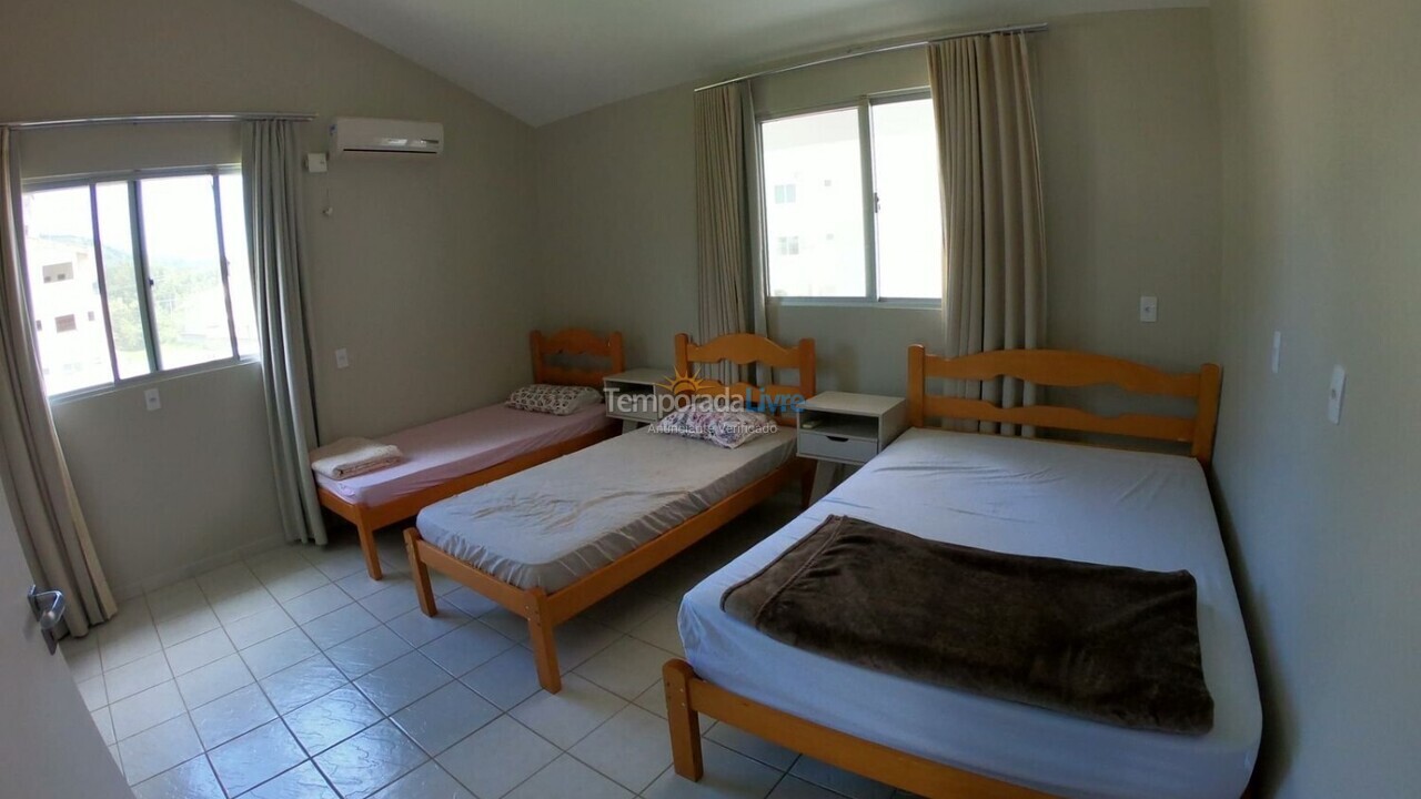 Casa para alquiler de vacaciones em Governador Celso Ramos (Palmas)