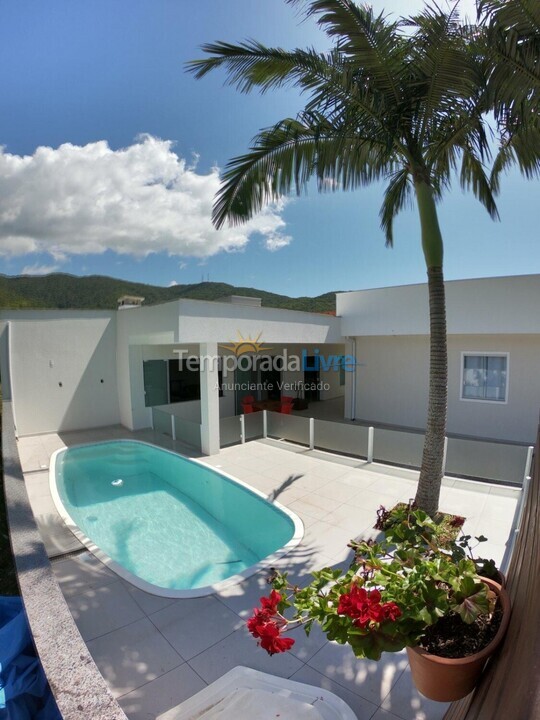 Casa para alquiler de vacaciones em Governador Celso Ramos (Praia de Palmas)