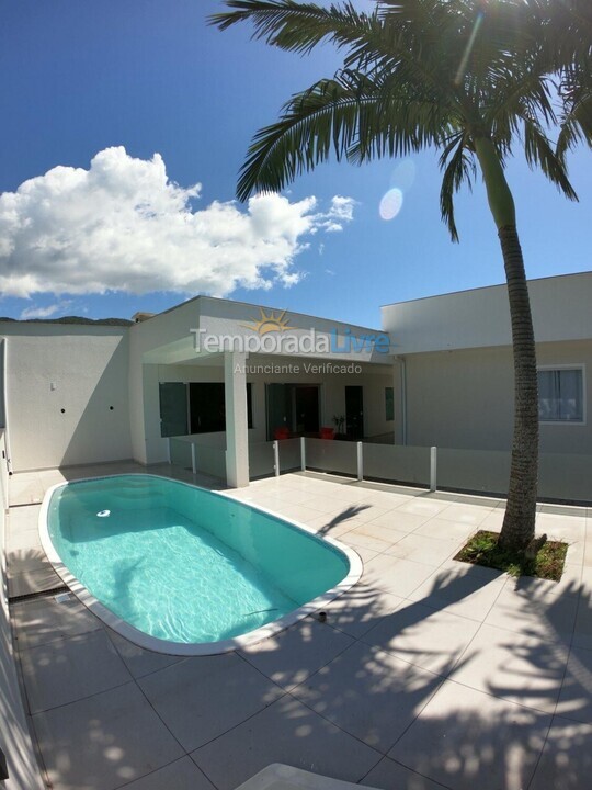 Casa para alquiler de vacaciones em Governador Celso Ramos (Praia de Palmas)