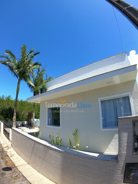 Casa para alquiler de vacaciones em Governador Celso Ramos (Praia de Palmas)