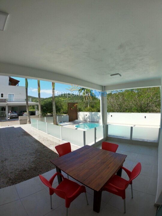 Casa para alquiler de vacaciones em Governador Celso Ramos (Praia de Palmas)