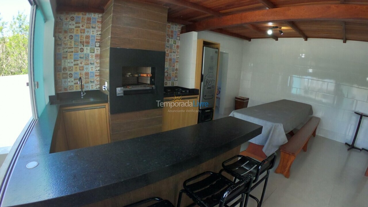 Casa para alquiler de vacaciones em Governador Celso Ramos (Praia de Palmas)