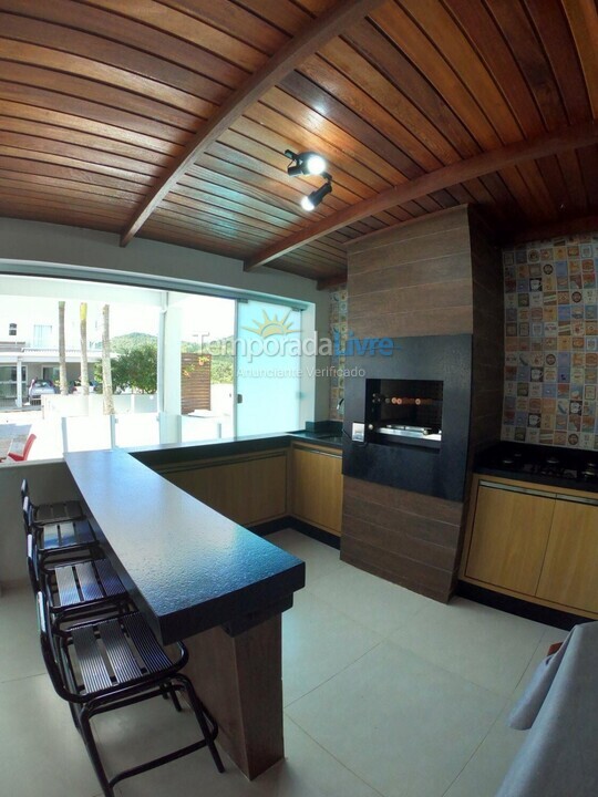 Casa para alquiler de vacaciones em Governador Celso Ramos (Praia de Palmas)