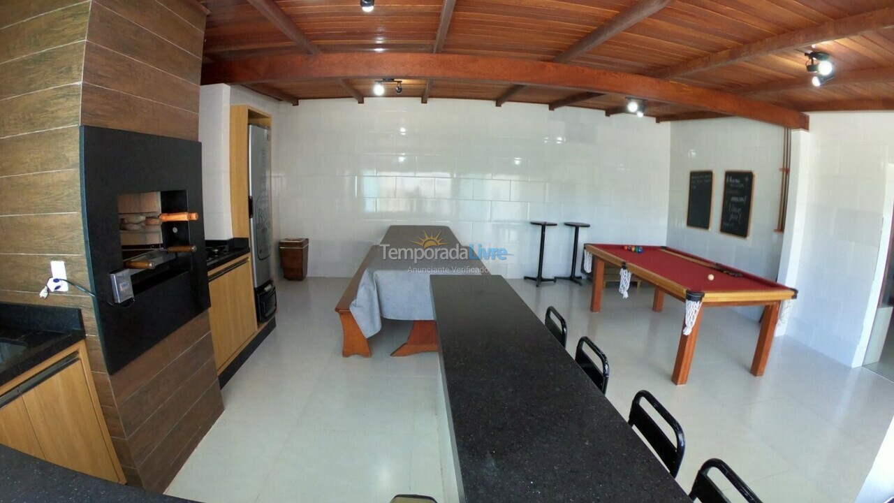 Casa para alquiler de vacaciones em Governador Celso Ramos (Praia de Palmas)