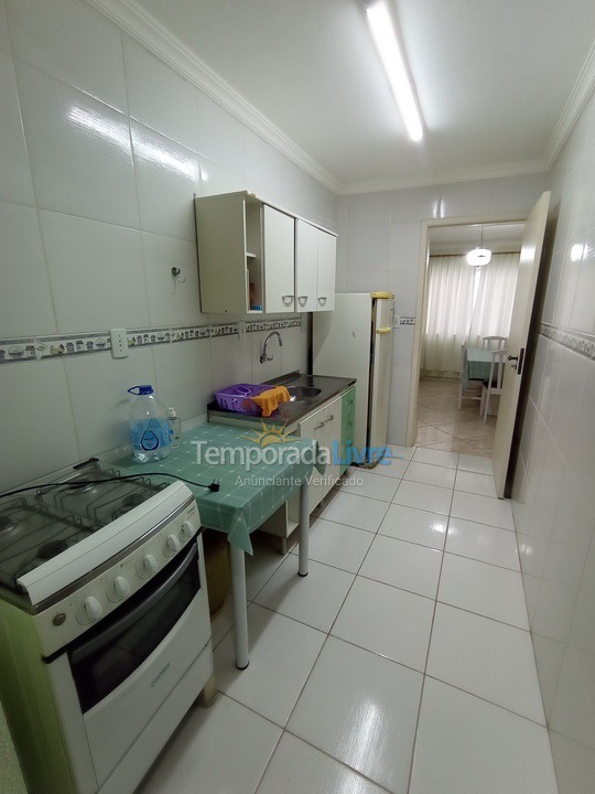 Apartamento para aluguel de temporada em Itapema (Meia Praia)
