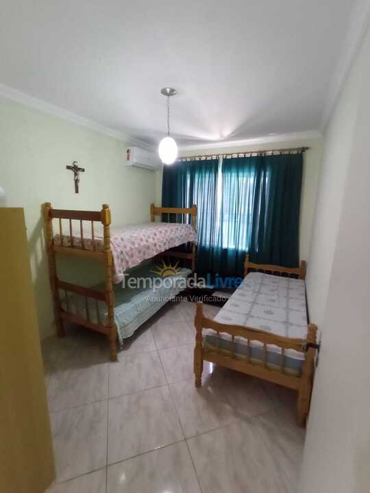 Apartamento para aluguel de temporada em Itapema (Meia Praia)