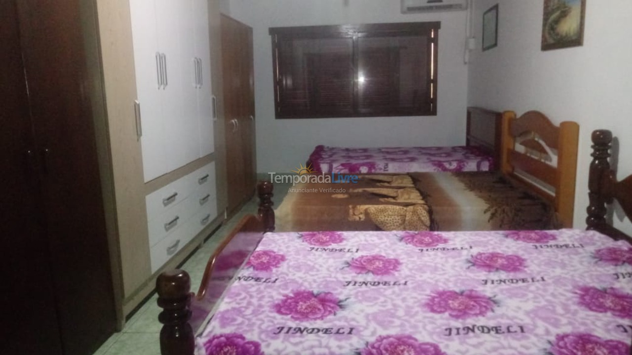 House for vacation rental in Cidreira (Centro)