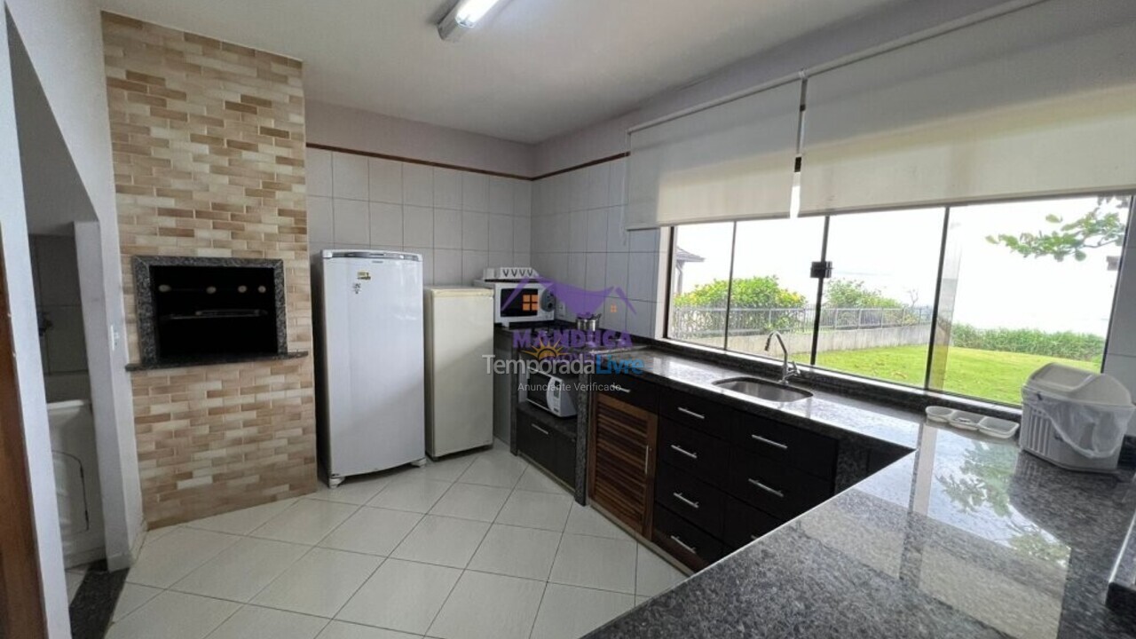 Casa para alquiler de vacaciones em Bombinhas (Praia de Quatro Ilhas)