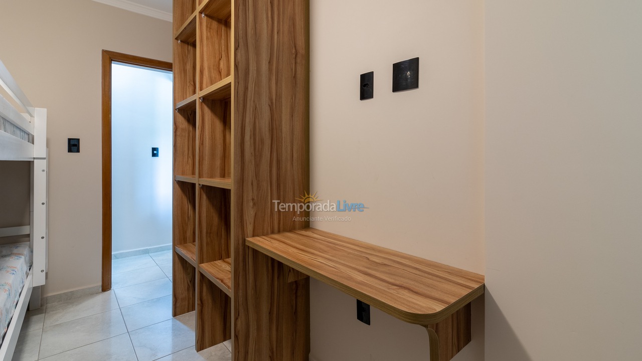 Apartamento para aluguel de temporada em Praia Grande (Canto do Forte)