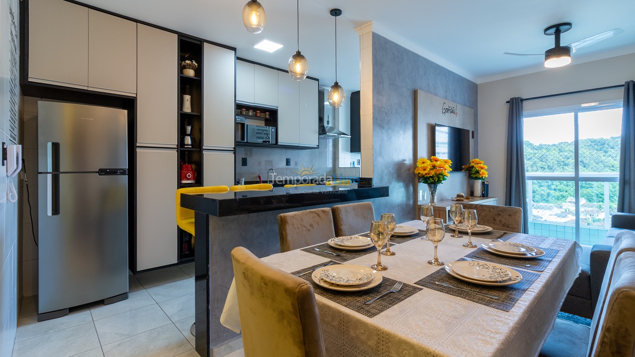 Apartamento para aluguel de temporada em Praia Grande (Canto do Forte)
