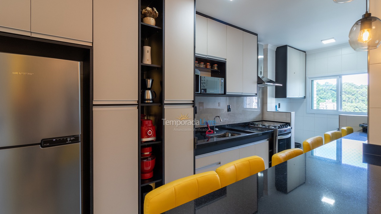 Apartamento para aluguel de temporada em Praia Grande (Canto do Forte)