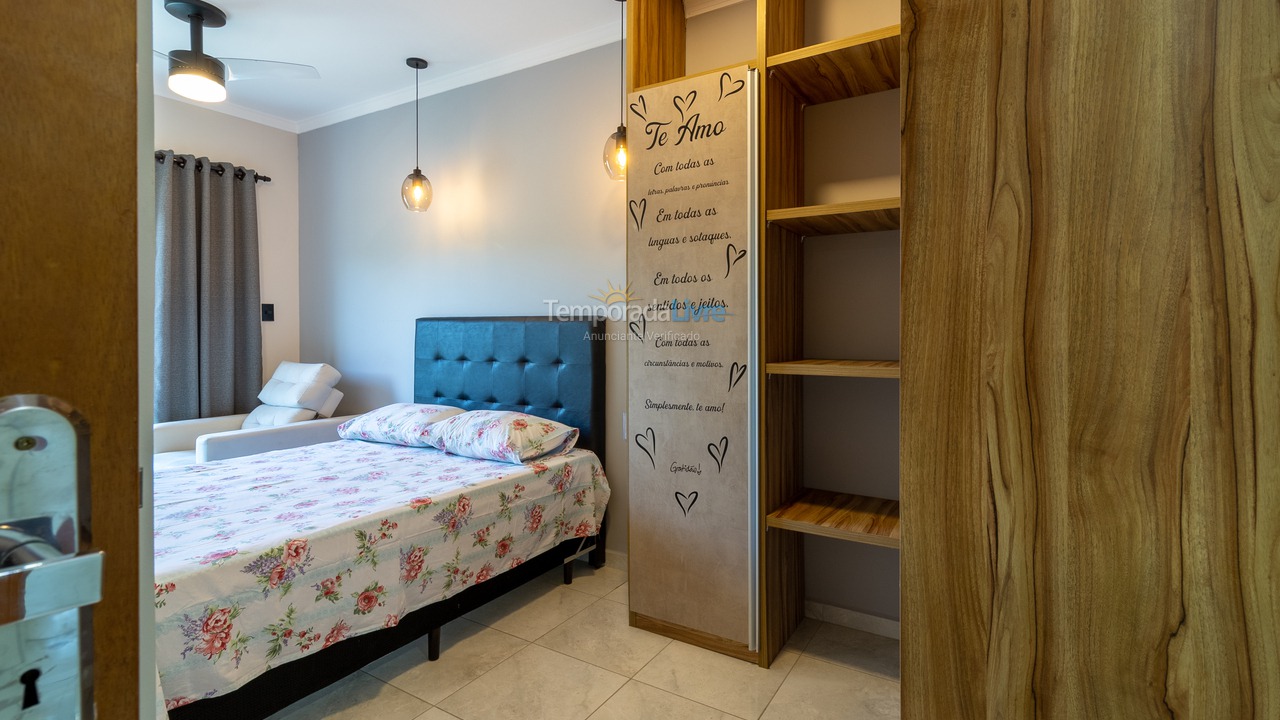 Apartamento para aluguel de temporada em Praia Grande (Canto do Forte)