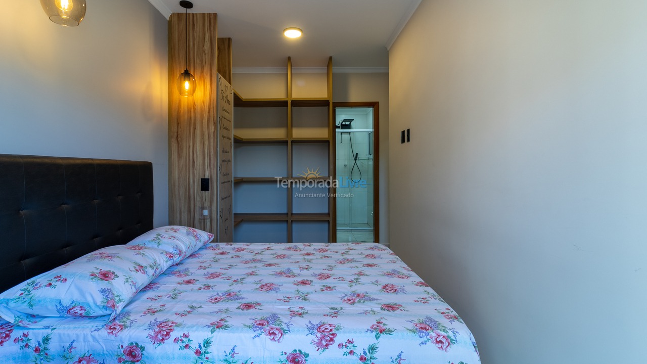 Apartamento para aluguel de temporada em Praia Grande (Canto do Forte)