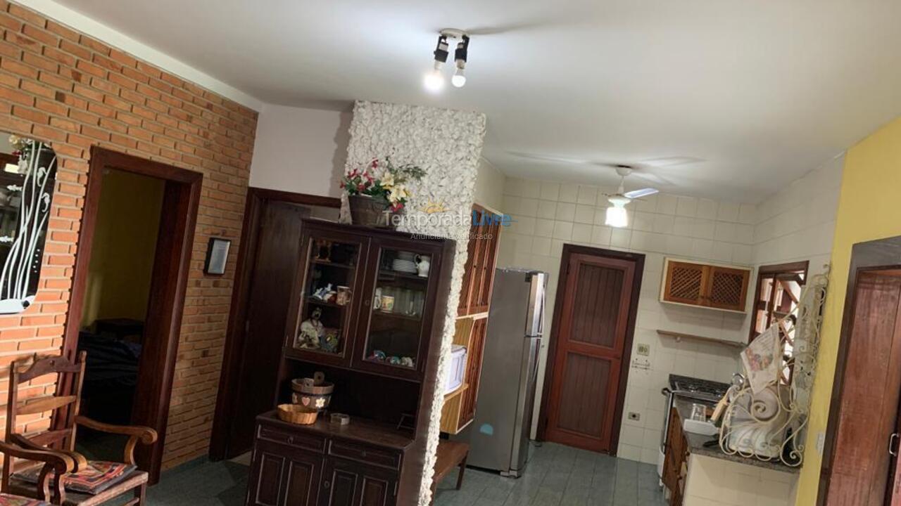 Casa para aluguel de temporada em Ubatuba (Lagoinha)