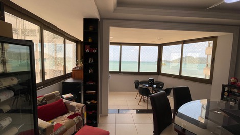 FRONT SEA! CENTER; 4 ROOMS; 4 BATHROOMS; AIR; 2 VACANCIES; WIFI, CABLE TV