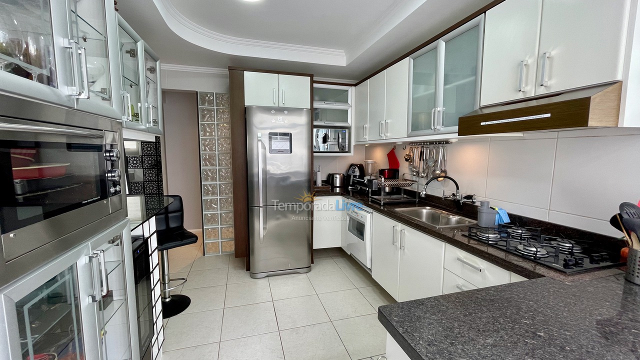 Apartment for vacation rental in Balneário Camboriú (Praia Central)