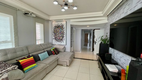 FRONT SEA! CENTER; 4 ROOMS; 4 BATHROOMS; AIR; 2 VACANCIES; WIFI, CABLE TV