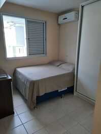 Apartment 3 English bedrooms center