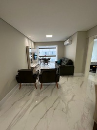 3 bedrooms, block sea next to Russi Russi